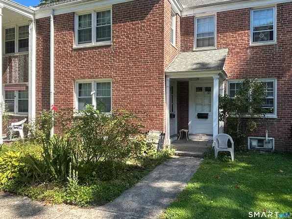 18 Bridge St APT 1P, Naugatuck, CT 06770