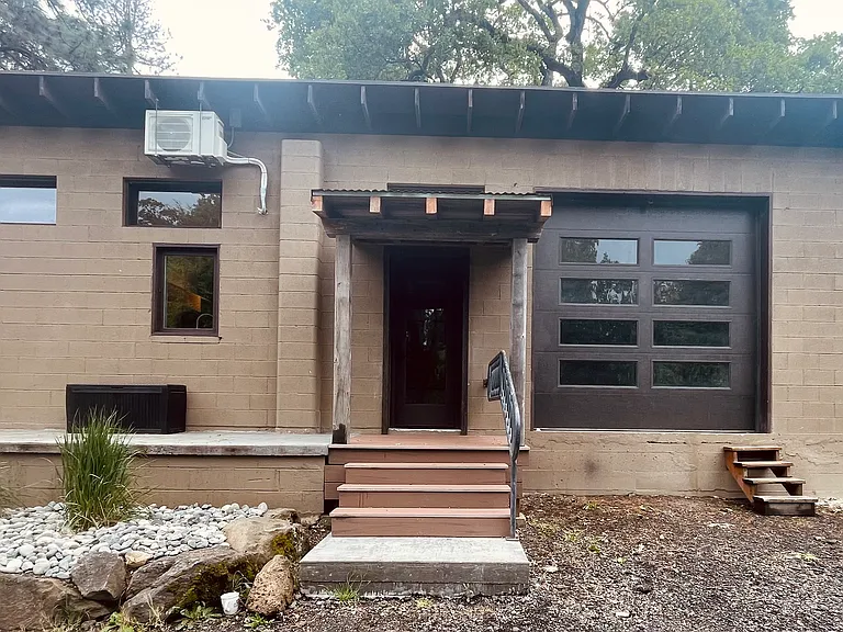 1606A Rock Creek Rd — Photo 2