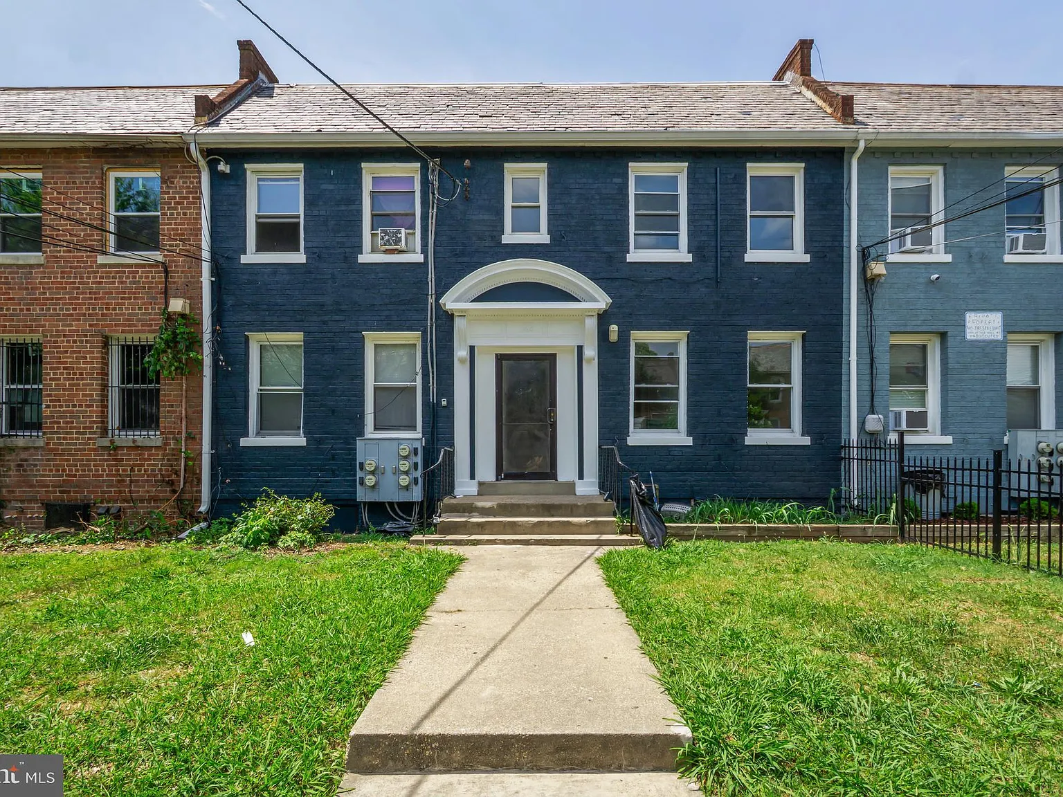 3 bed, 2720 sqft, $1,850 — Photo 1