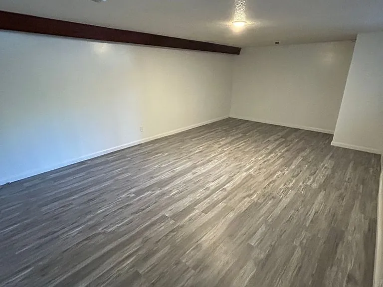 11301 Herrick Ave — Photo 10
