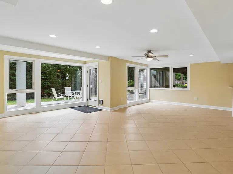 3301 Shirley Ln — Photo 29