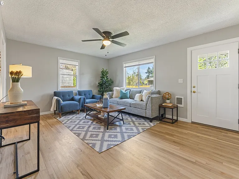 7915 N Exeter Ave — Photo 8