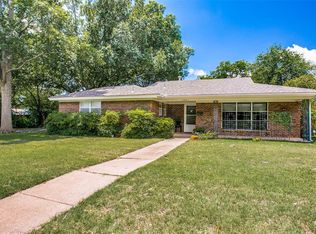 6901 Valhalla Rd, Fort Worth, TX 76116