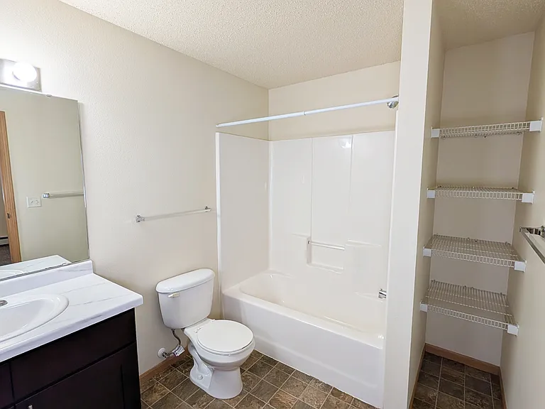 Amber Ridge Apartments — Photo 26