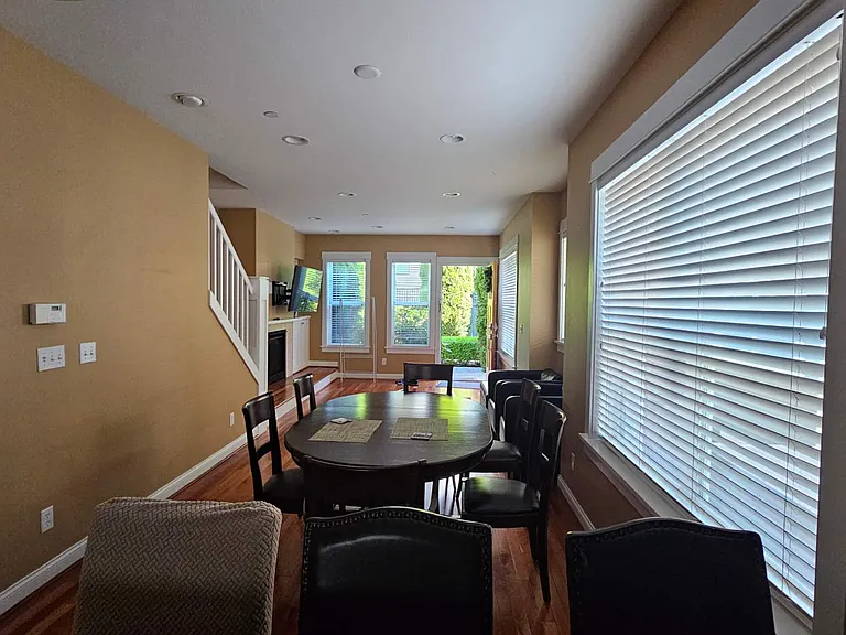 304B Valley St — Photo 2