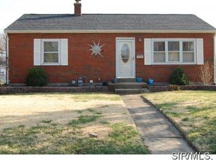 406 Roanoke Dr, Edwardsville, IL