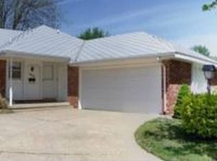 1025 S Dalton Dr, Wichita, KS 67207