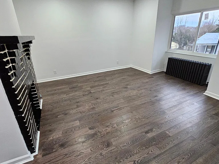 636 Lillian St — Photo 12
