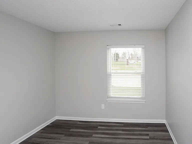 Meridian Court South — Photo 11