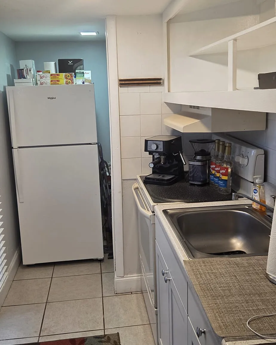 Studio, $1,600 — Photo 4