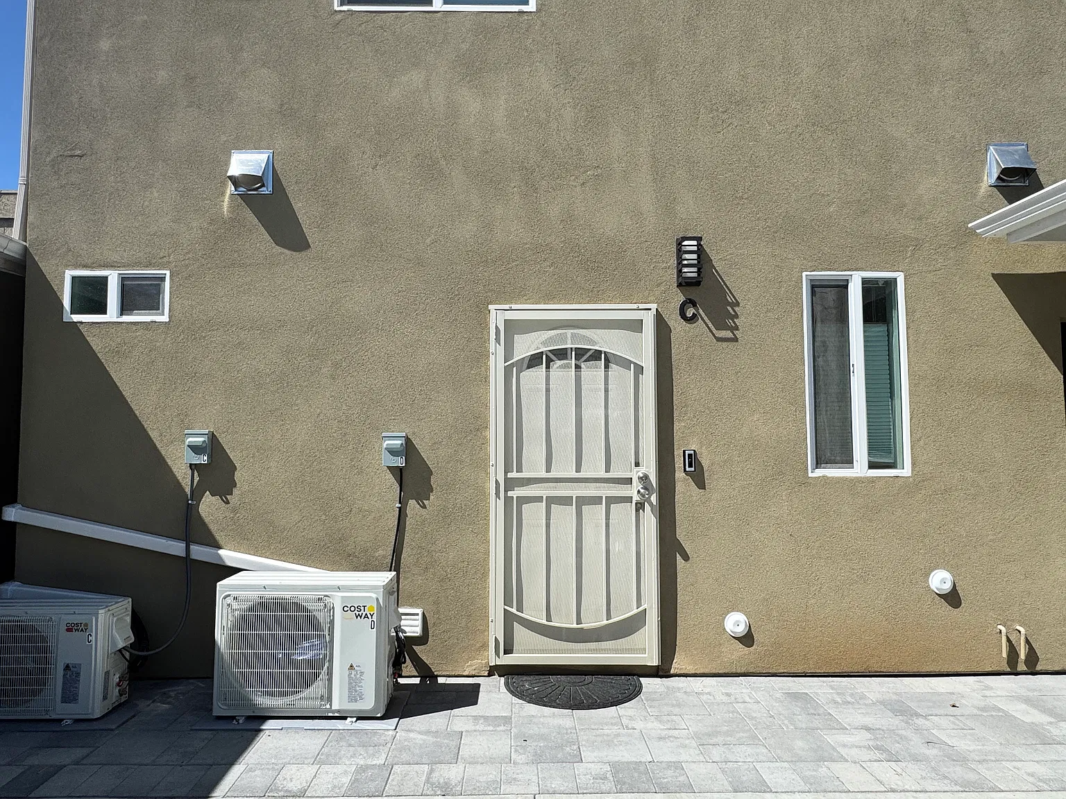 1 bed, 400 sqft, $2,095 — Photo 1