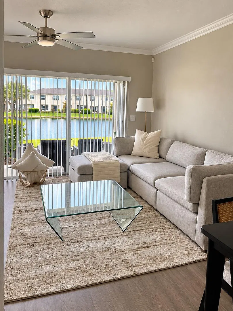 Fully Furnished with new furniture Spacious 2 bedrooms in Moss Park by Lake Nona without the traffic — Photo 3
