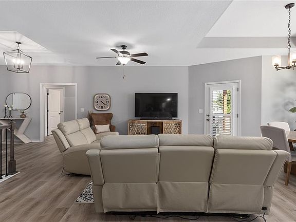 5th image of 1117 Winterberry Cir