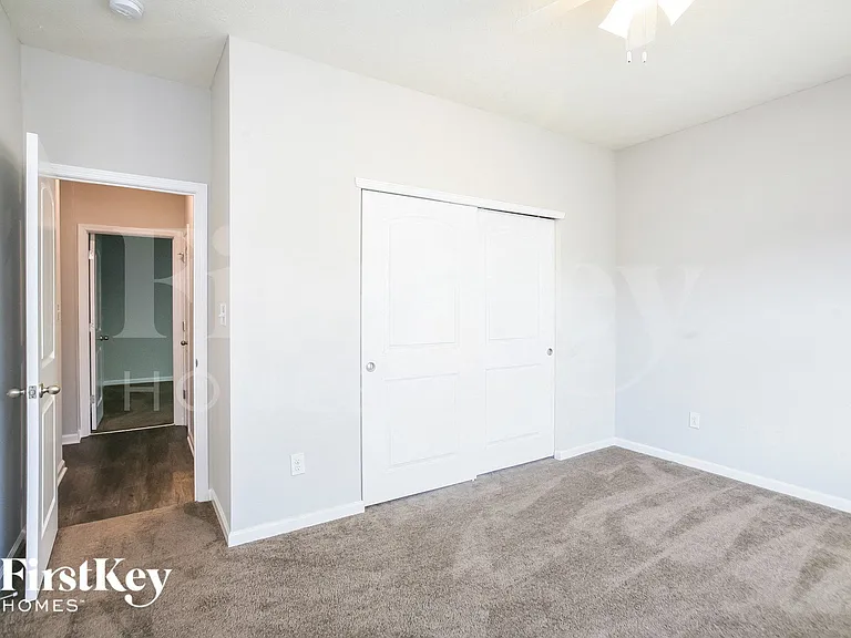 6612 Laurelwood Dr — Photo 12