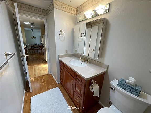 2nd image of 10408 NE 114th Street