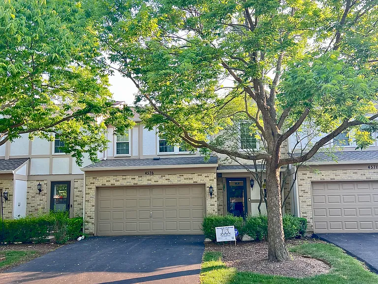 4576 N Sapphire Dr — Photo 1