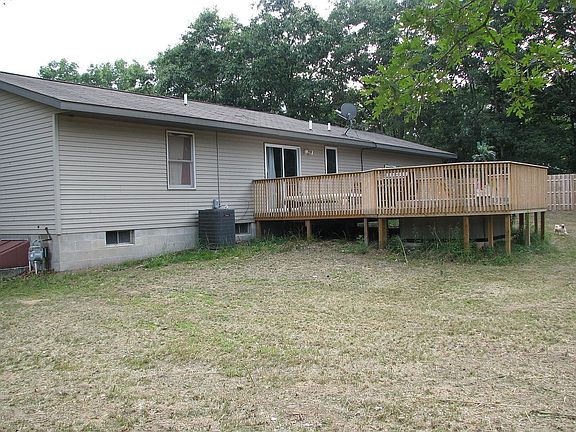 Fenced Back Yard w/ Huge Deck 