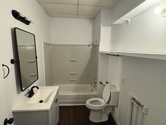 4th image of 304 E Main St #1