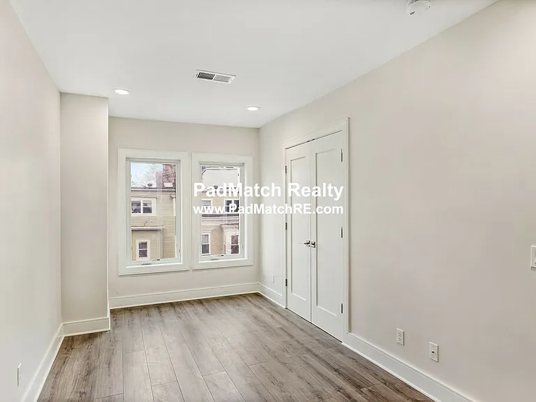 64 Chelsea St #1 — Photo 11