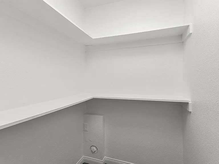Solara Apartment Homes — Photo 36