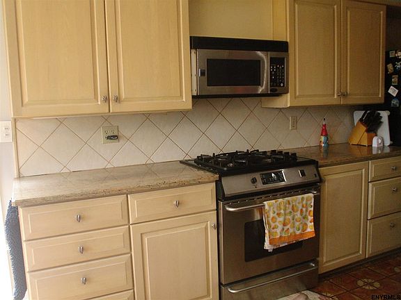 4th image of 5 Pinewood Dr
