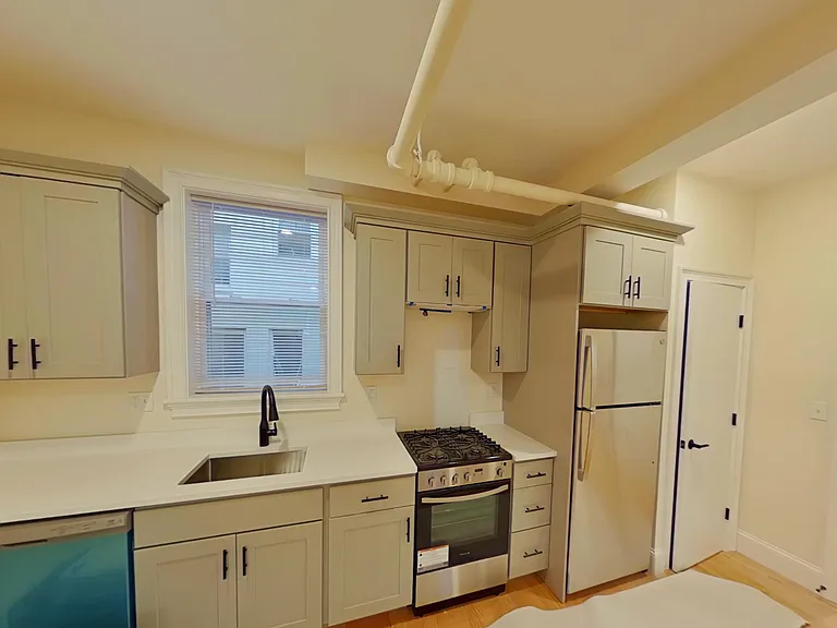 15 Melvin Ave #17B — Photo 5