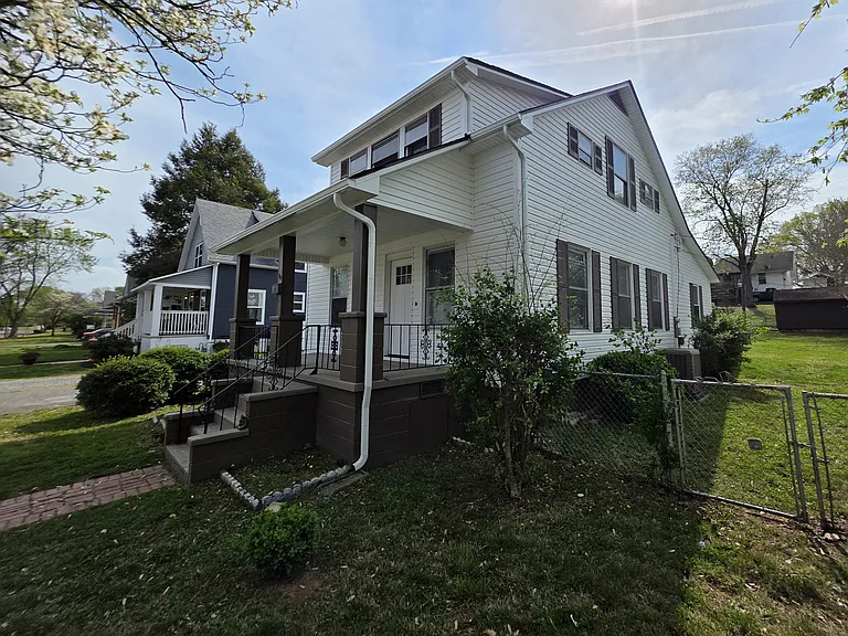 329 Telford St — Photo 5