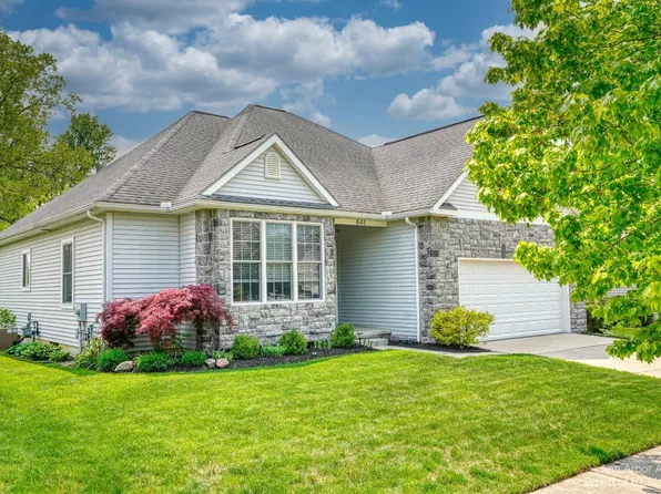 641 Creekside Ct Unit 15, Chelsea, MI 48118
