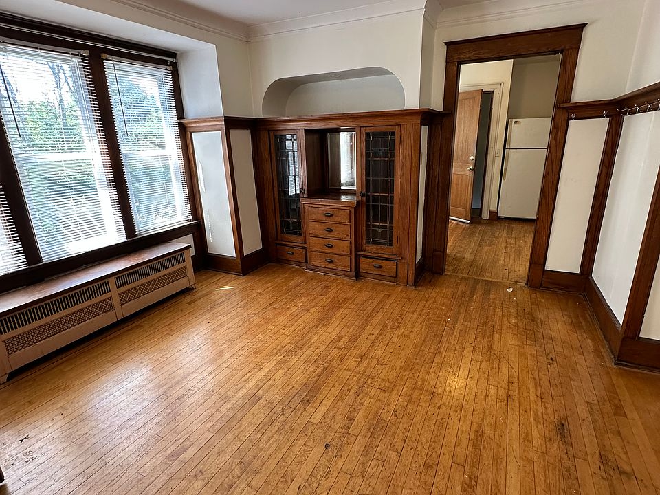 1st image of 3369A N Bartlett Ave