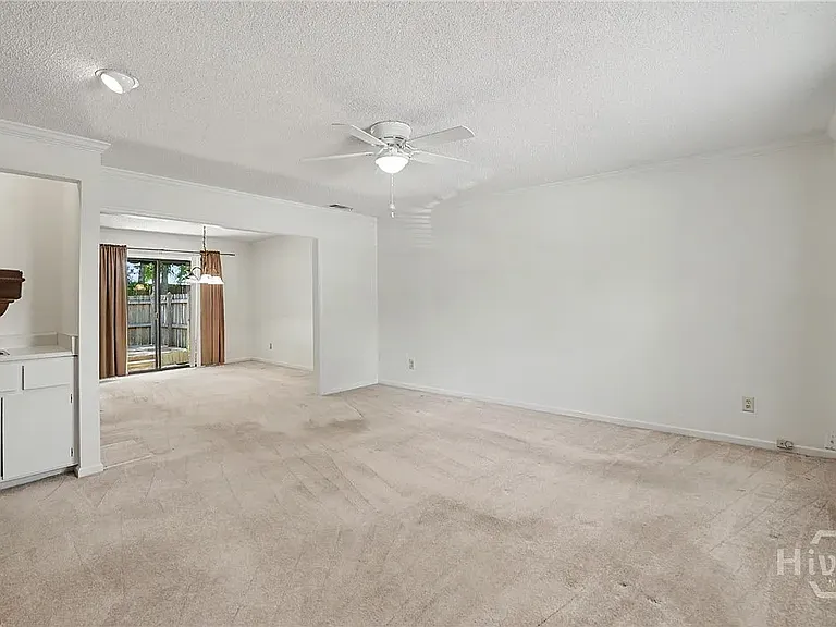 102 Hidden Lake Ct — Photo 5