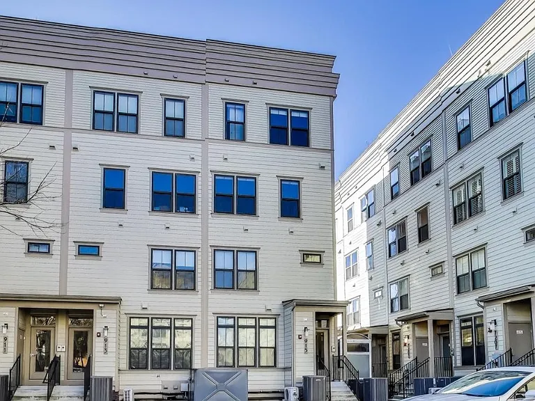 915 Elder St NW #C — Photo 19
