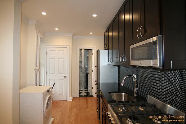 Rented by aptsandlofts.com | media 40