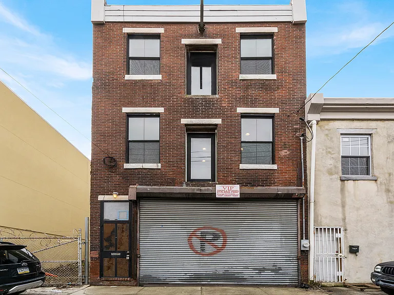 2020 E Fletcher St #1&2 — Photo 1