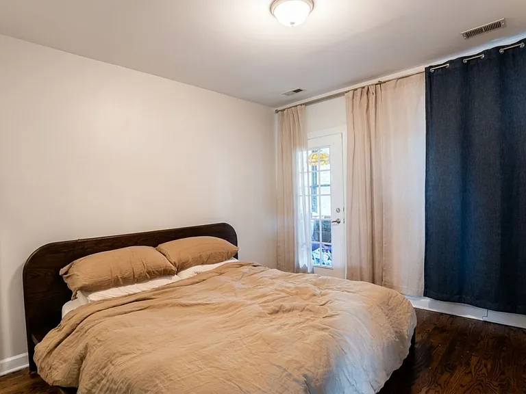 W Cornelia Ave — Photo 9