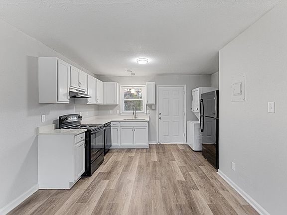 3rd image of 416 Homestead Dr #416