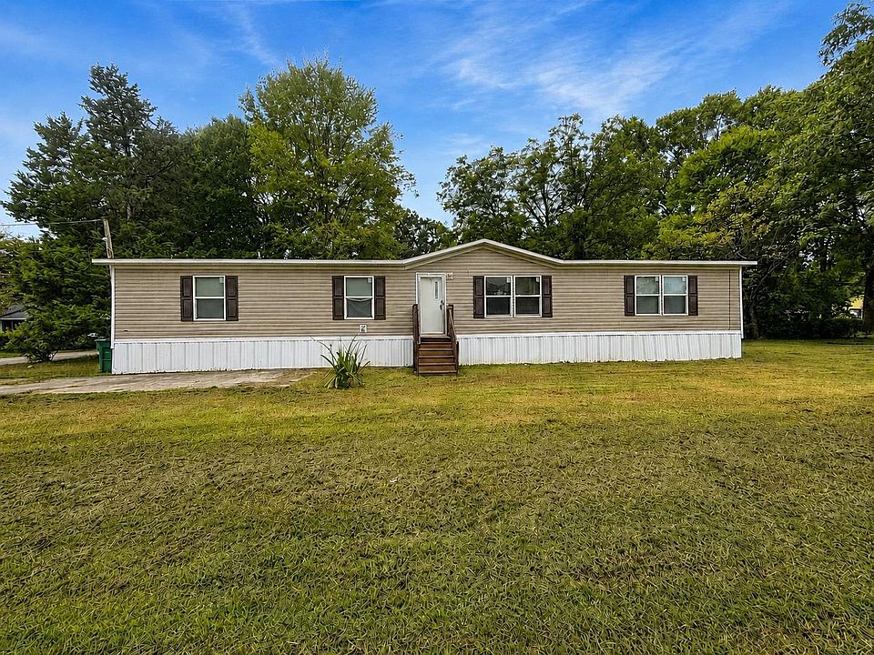 1st image of 453 Gilchrist Rd.