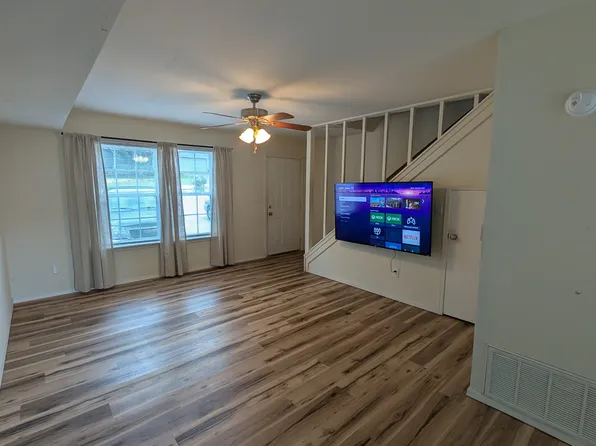2437 N Brophy Ave #4, Fayetteville, AR 72703