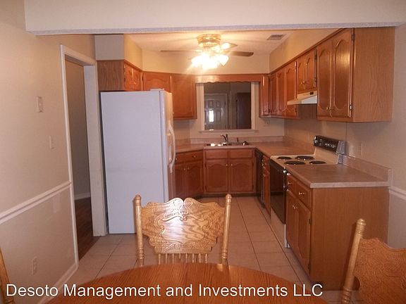 3rd image of 7166 Greenbriar Dr