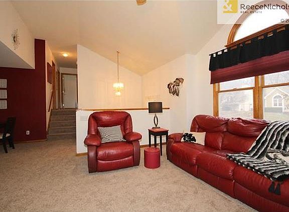 5th image of 10514 N Central St