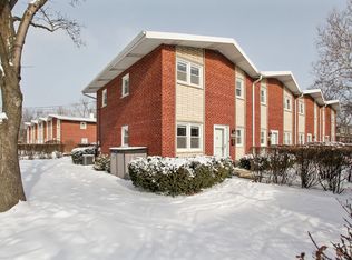 630 Hibbard Rd, Wilmette, IL 60091