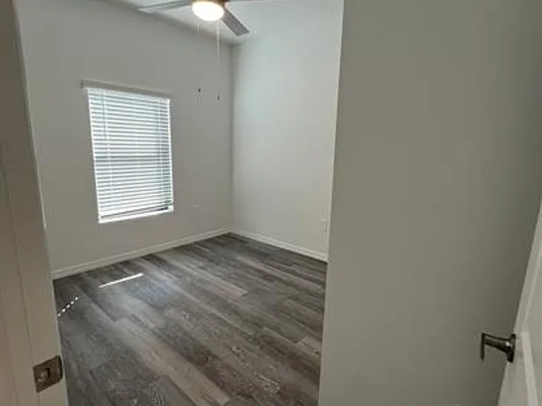 1151 Oceanic Rd — Photo 4