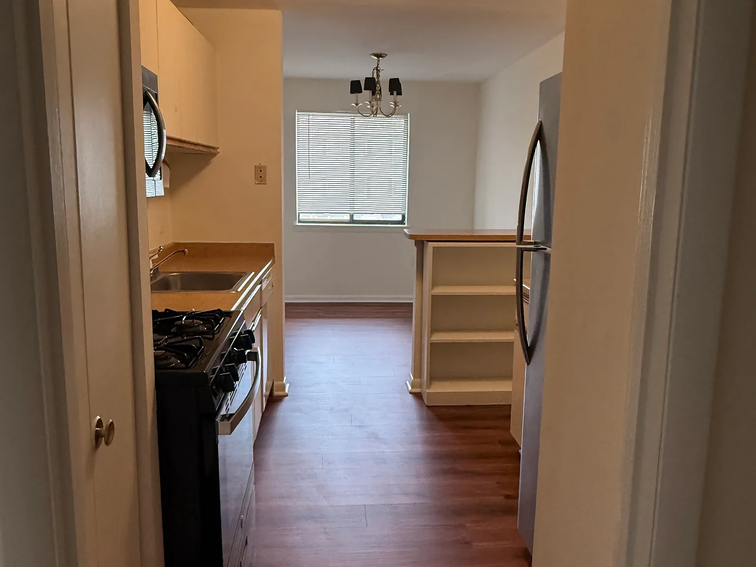 1 bed, 810 sqft, $2,150 — Photo 4