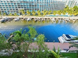 3001 NE 185th St APT 615, Aventura, FL 33180