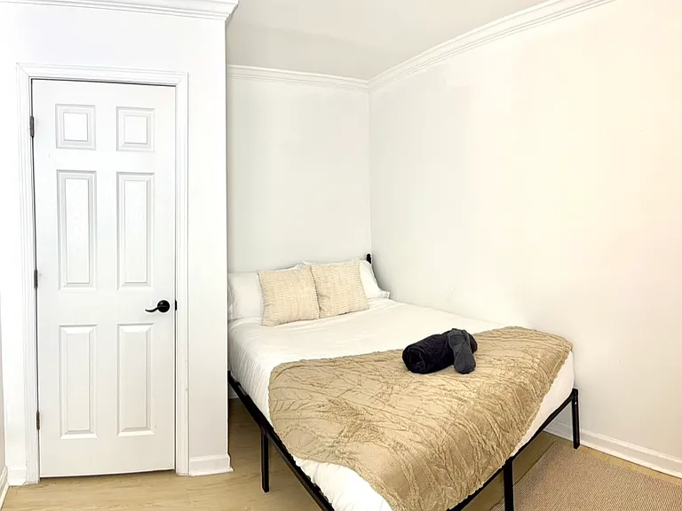 2408 Owen St — Photo 13