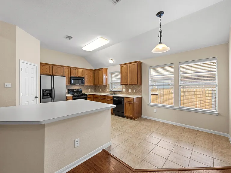 3808 Noe Ln — Photo 12