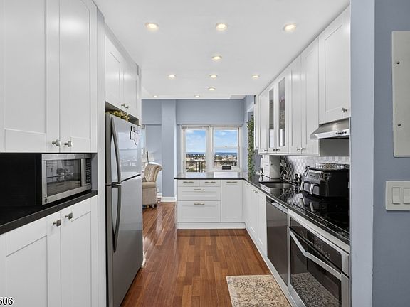 3rd image of 6600 Kennedy Blvd E Apt 23J #23J