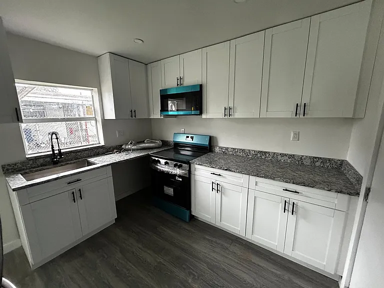4429 SW 21st St #1 — Photo 9