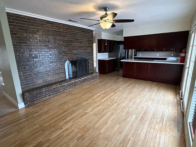 1317 Lexington Rd — Photo 7