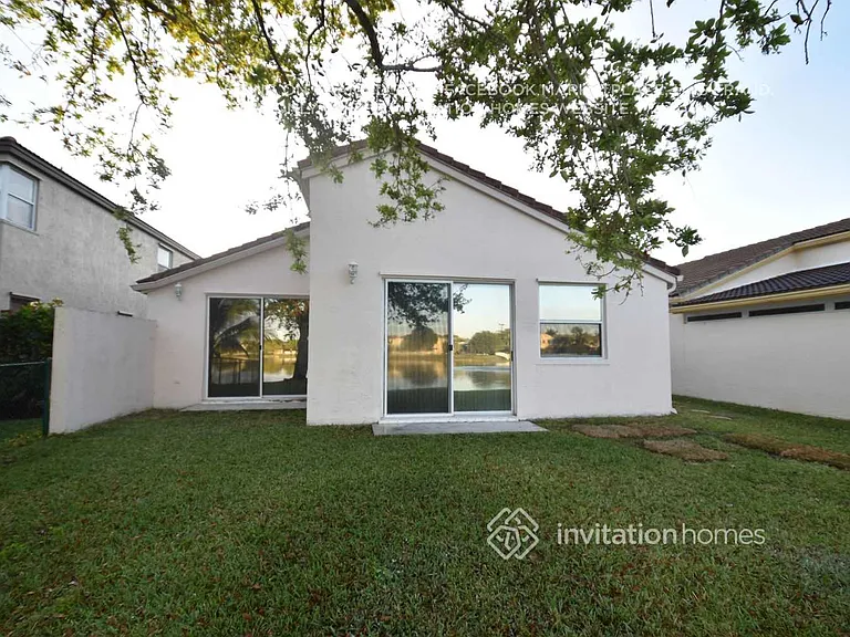 1544 NW 158th Ave — Photo 11