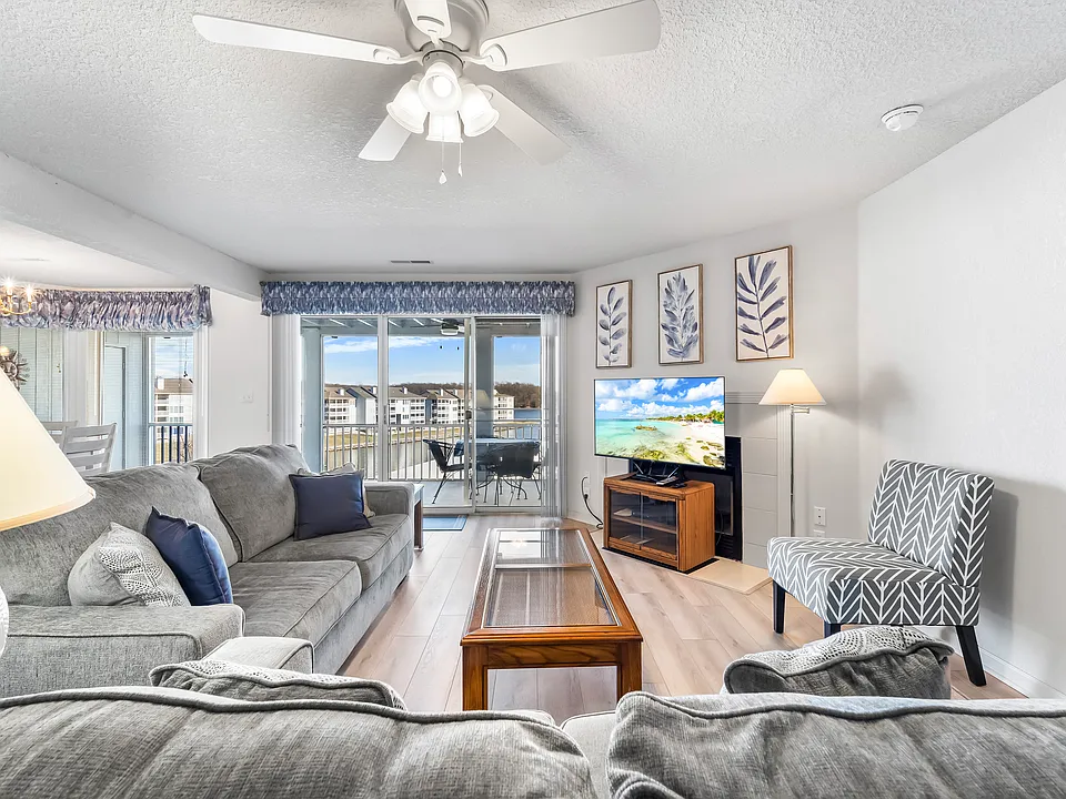 404 Regatta Bay Cir #3C